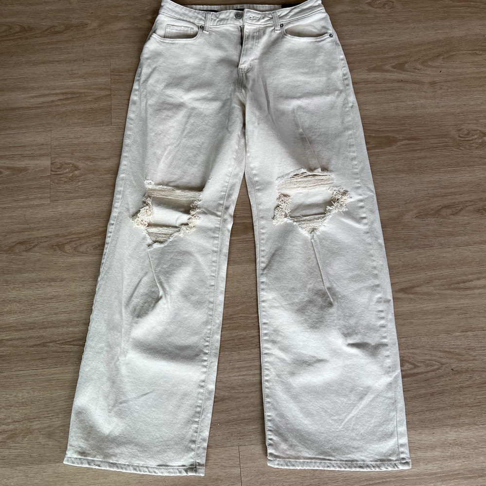 Wild Fable High-rise Tan Baggy Distressed Jeans. Size: 8|R